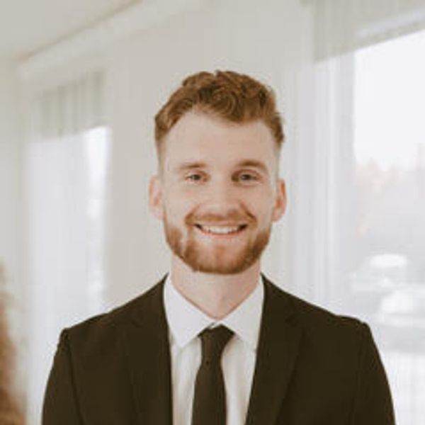 Brady Gonek, Associate