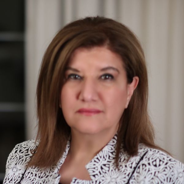 Mitra Knight, Associate